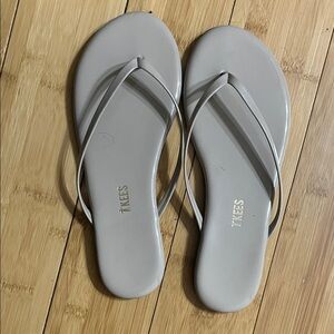 TKEES Women's Light Gray Sandals